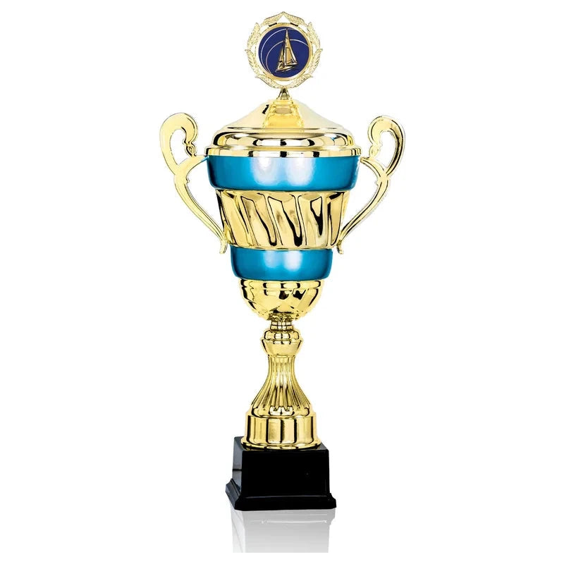 Goldpokal mit Deckel