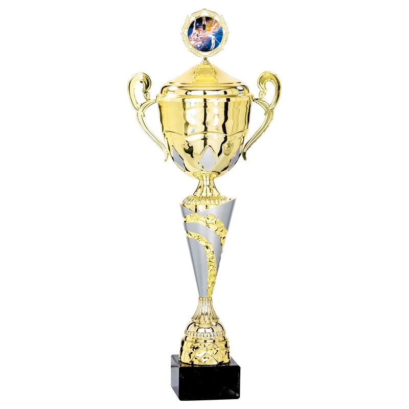 Goldpokal mit Deckel