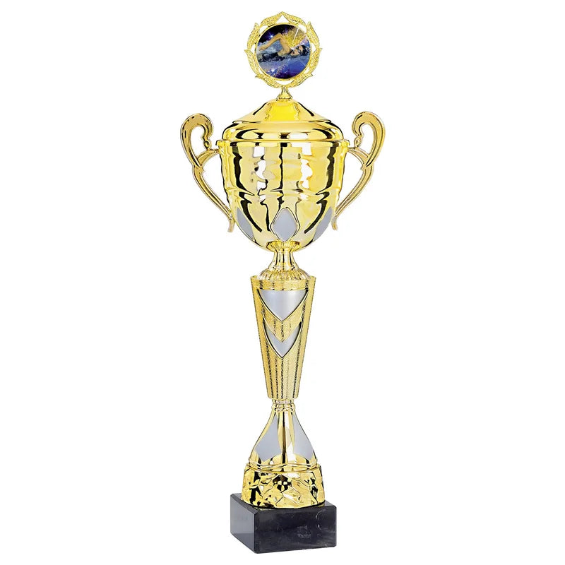 Goldpokal mit Deckel
