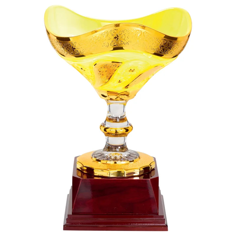 Goldpokal mit Deckel