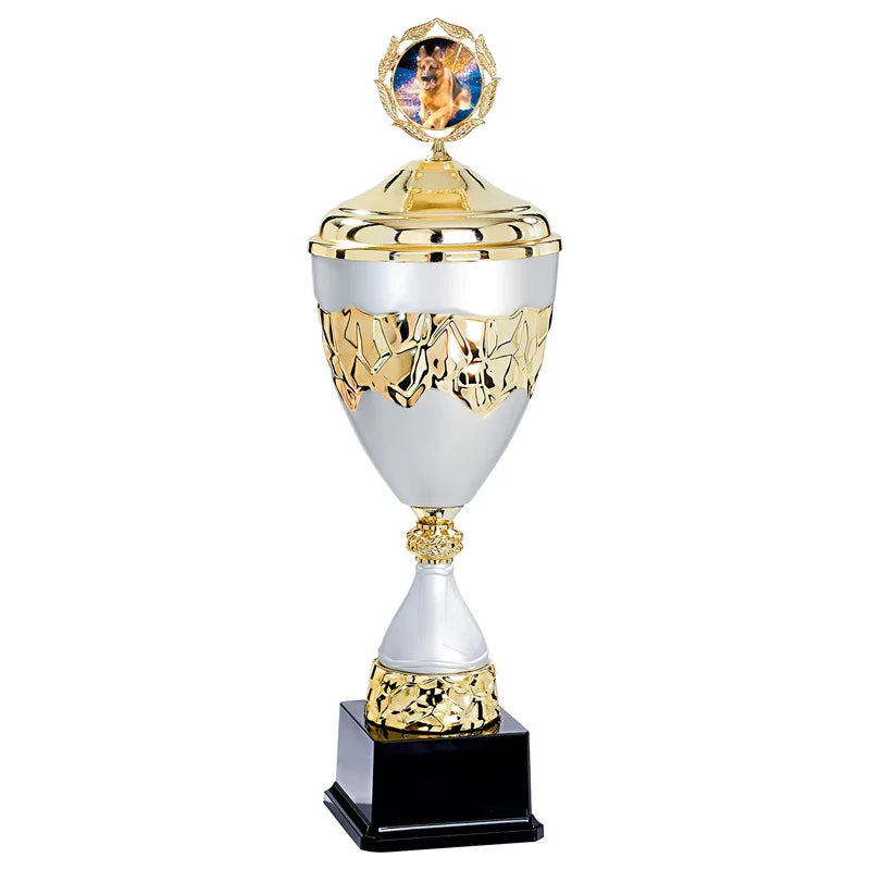 Goldpokal mit Deckel