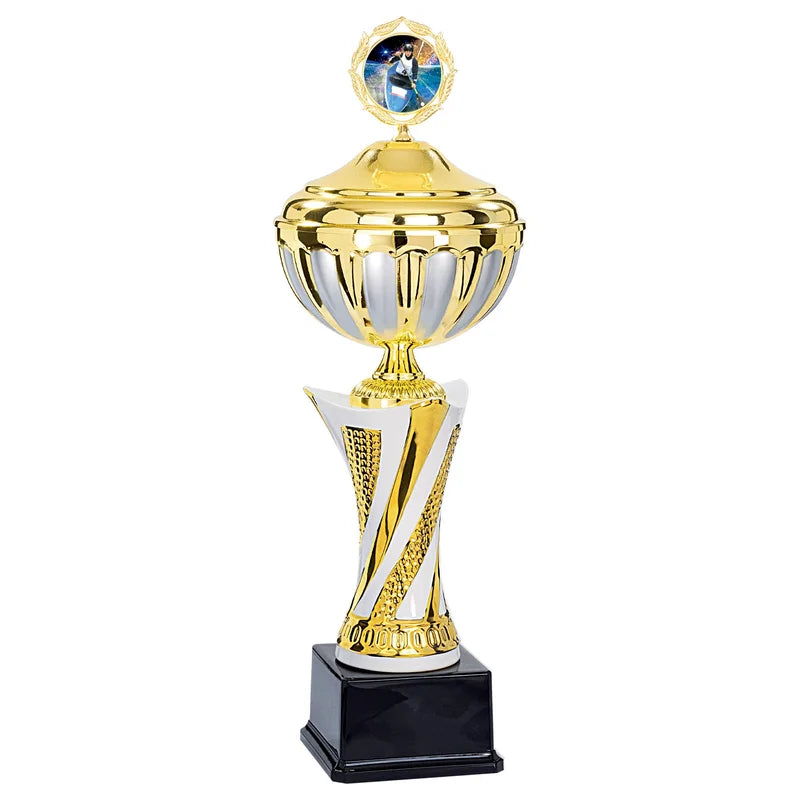 Goldpokal mit Deckel