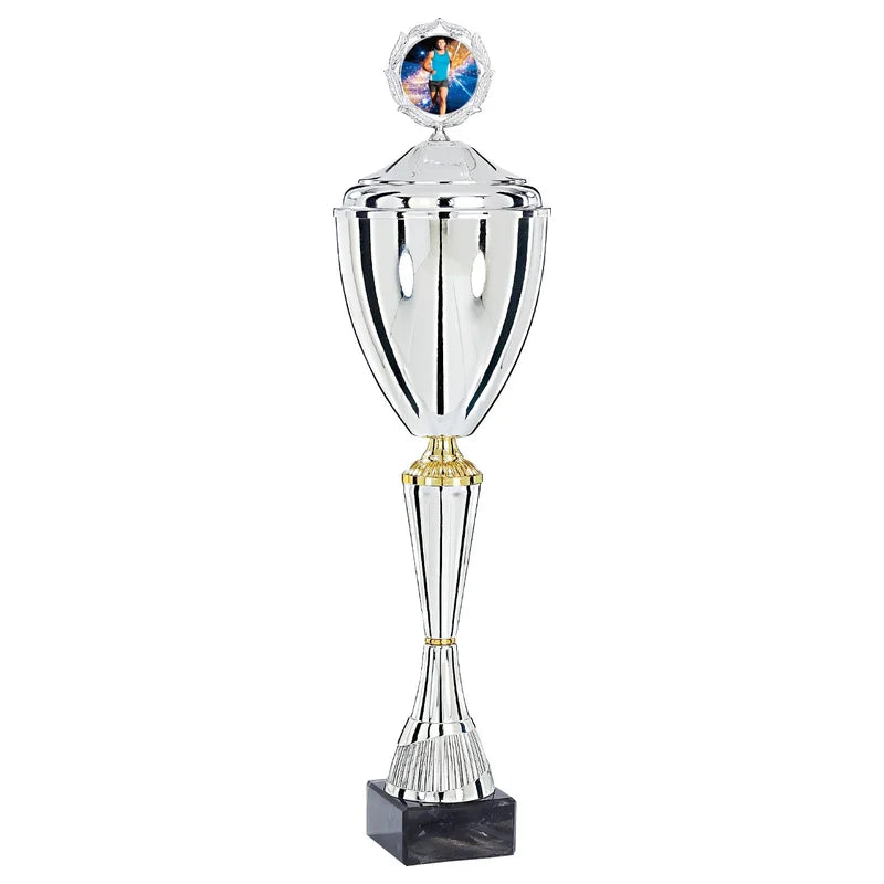 Goldpokal mit Deckel