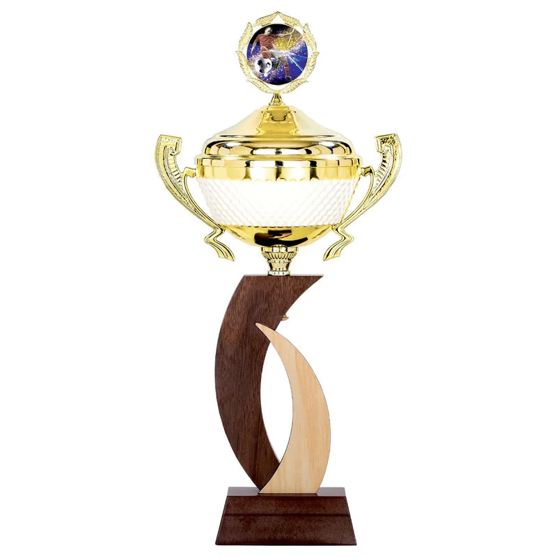 Goldpokal mit Deckel