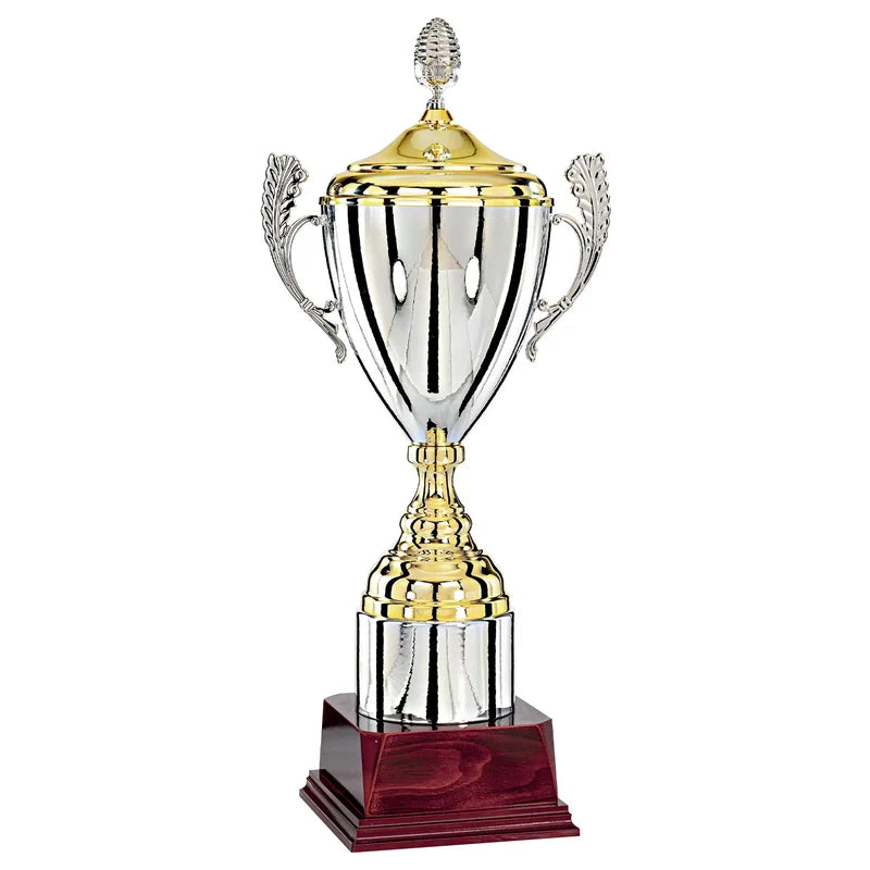 Goldpokal mit Deckel
