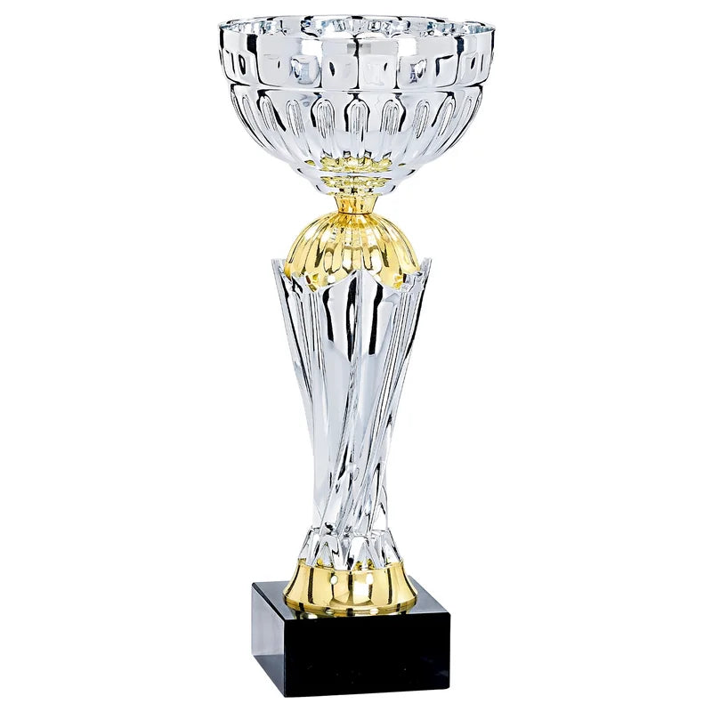 Goldpokal mit Deckel