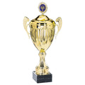 Goldpokal mit Deckel