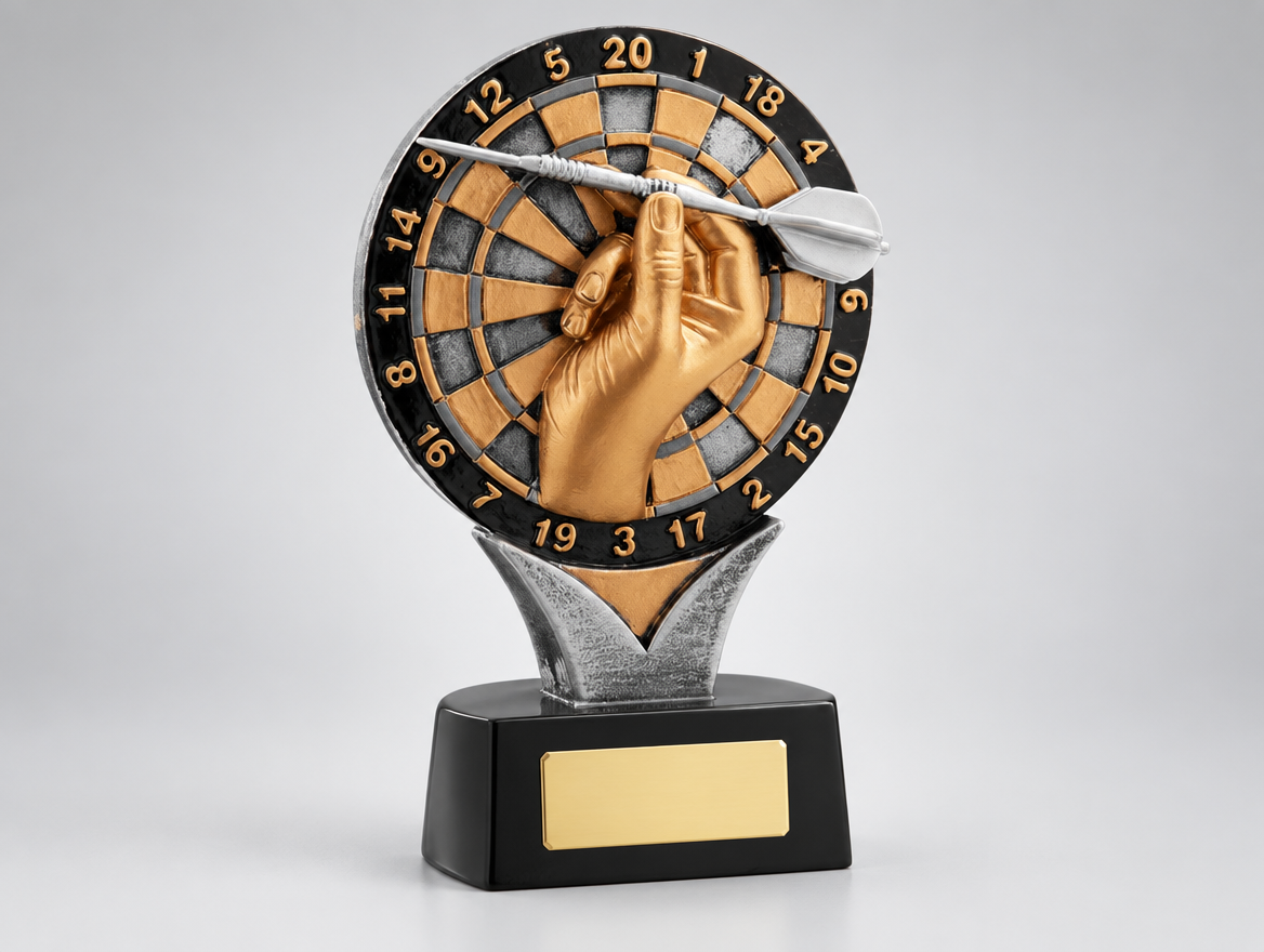 Dart Trophäe Resin – Dartspieler-Figur 13 cm mit Gravurschild am Sockel, Modell 39759