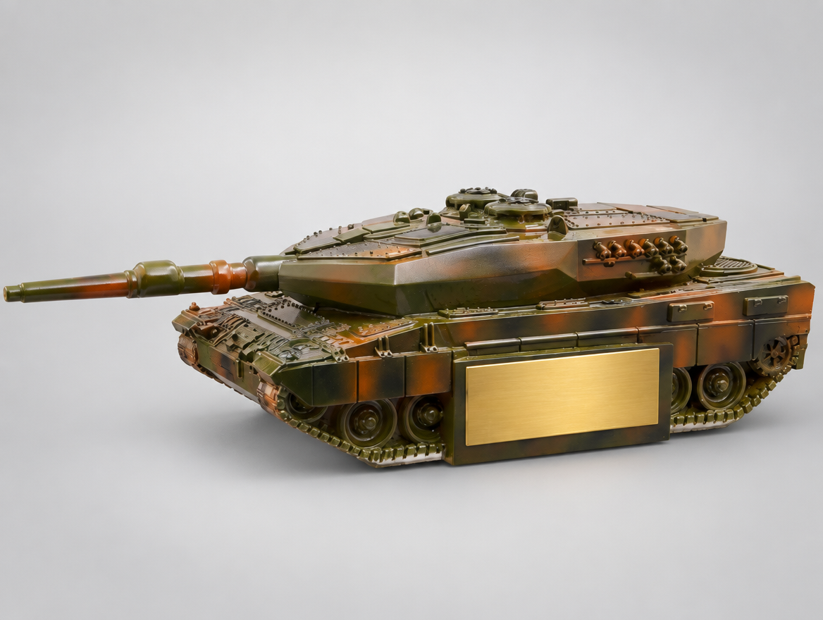 Panzer Ehrenpreis aus Resin, 25 cm, auf Sockel mit Gravurschild – Modell 39778